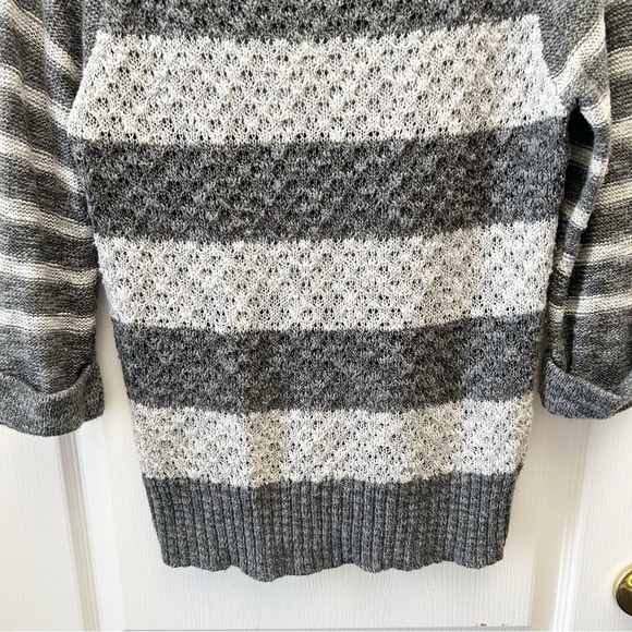 Ricki’s Sweater Lightweight Open Weave Cotton Grey Stripes Size Small - Picture 5 of 15